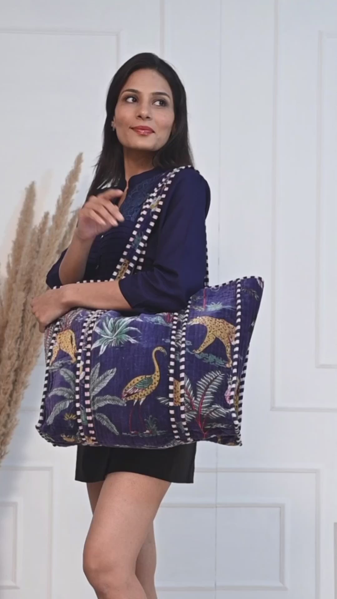 The Jungle Tote in Velvet